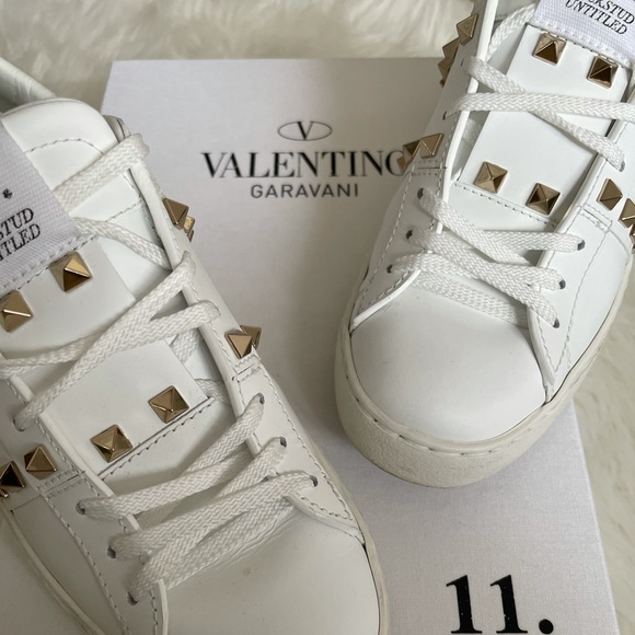 AUTHENTIC Valentino Garavani rock stud sneakers - Picture 2 of 9